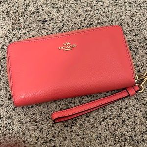 Coach wallet. Mauve pink.